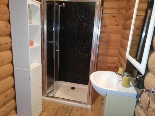 Le Log Cabin 18