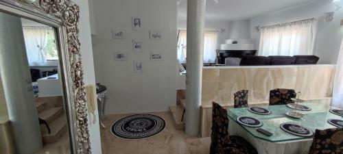 Ixian House Apartment