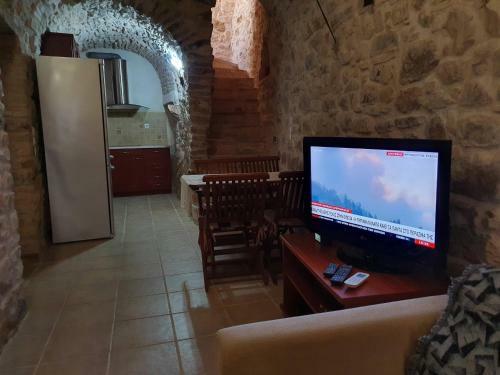 Traditional Medieval Holiday House In Kalamoti