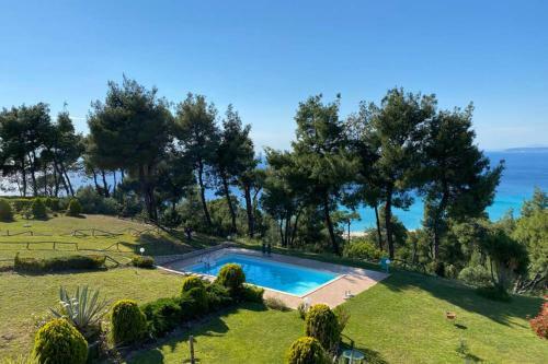 Villa Luxurious 3-bdrm Maisonette With Sea Views
