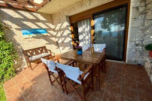 Villa Luxurious 3-bdrm Maisonette With Sea Views