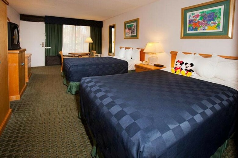 Hotel Maingate Lakeside Resort