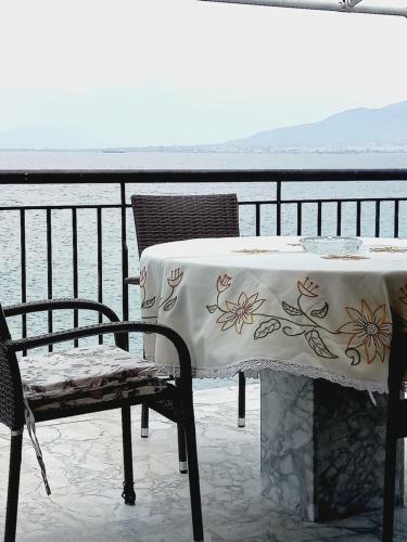 Ekie Apartment 2 With Sea View