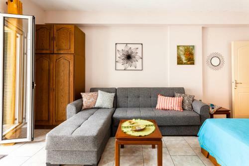 Posada Kalamata City Centre-cozy Nest