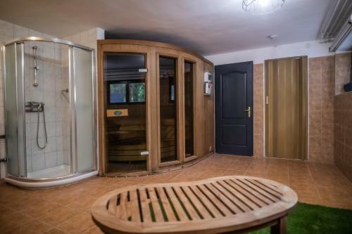 4 �vszak V�lgyhotel