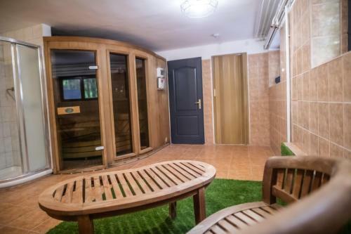 4 �vszak V�lgyhotel