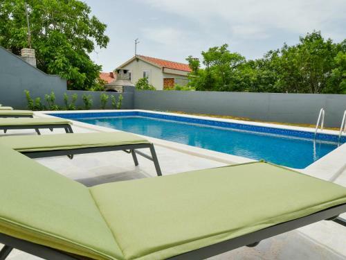 Apartment Ilux-2
