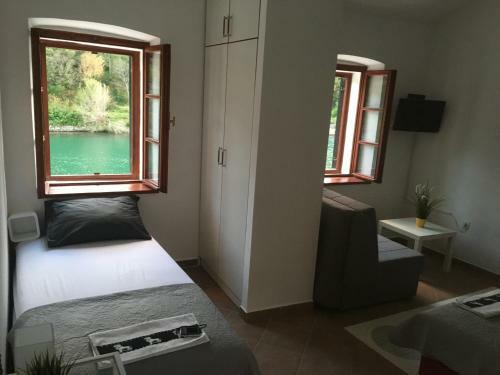 Seafront Apartment Riva