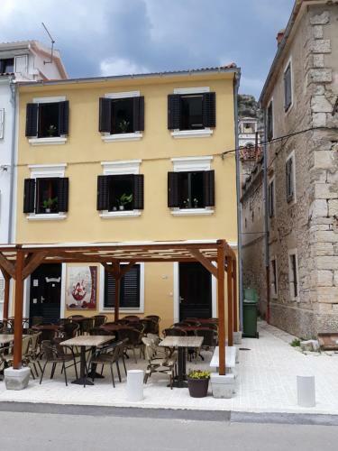 Seafront Apartment Riva