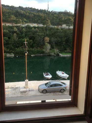 Seafront Apartment Riva