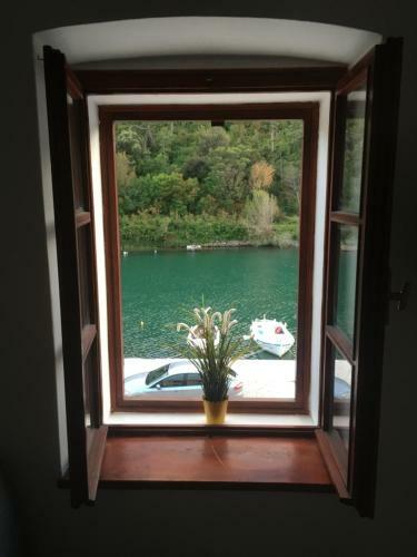 Seafront Apartment Riva
