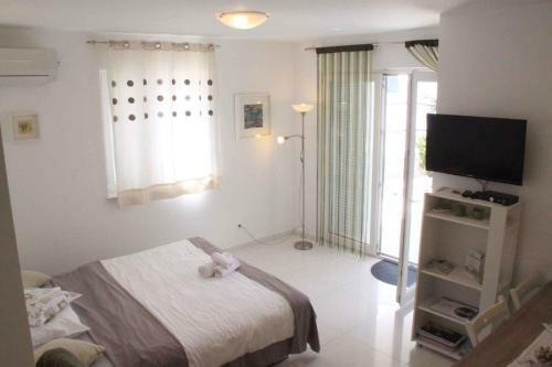 Apartment In Njivice - Insel Krk 42626