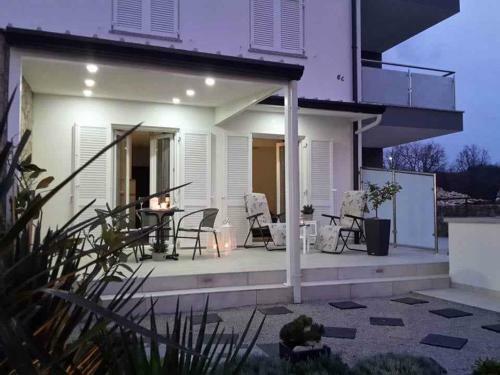Apartment In Njivice - Insel Krk 42627