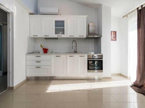 Tranquil Apartment In Podlug With Balcony And Garden