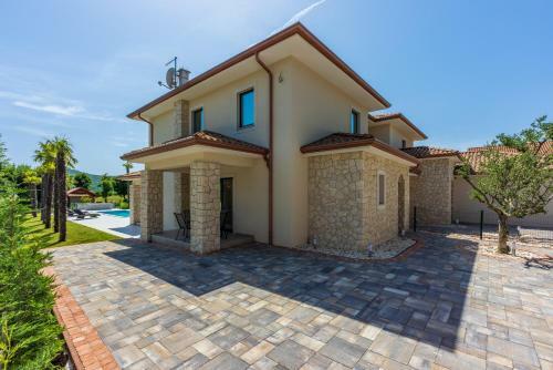 Villa Palma With Private Pool / Croatia