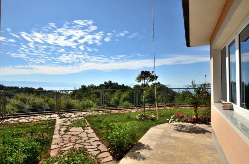 New Apartment With Terrace And Sea View 1