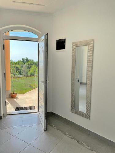 Apartment With Terrace And Sea View 2