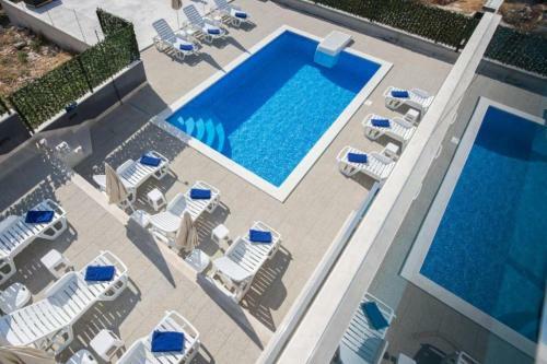 Apartments Ivan - Heated Pool