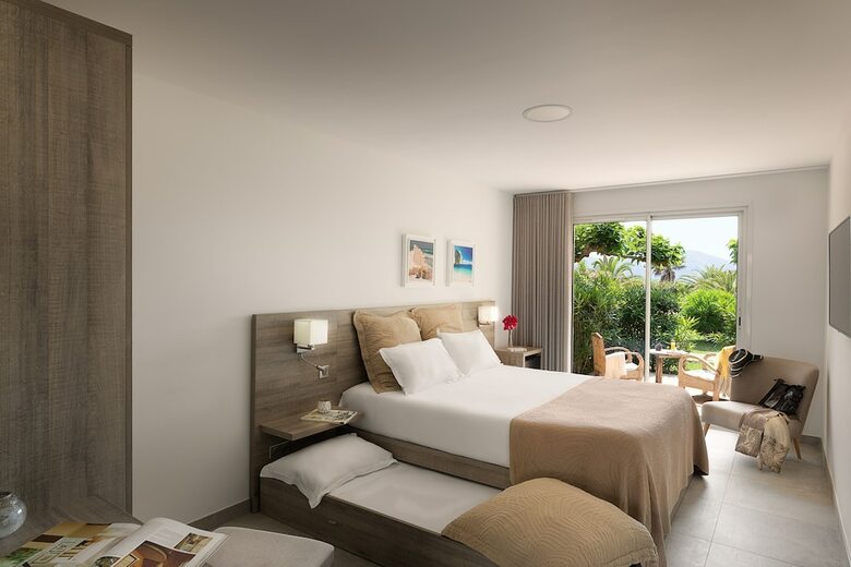 Hotel Marina Di Lava
