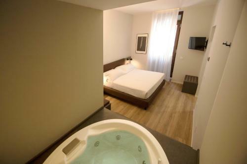 Bed & Breakfast Palazzo Bellocchi - Suites & Apartments