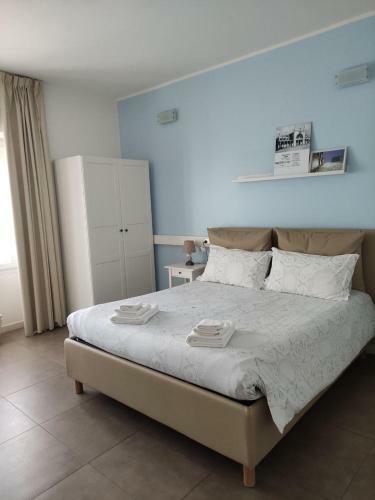 Hostal B-karalis Di Enrico Tupputi
