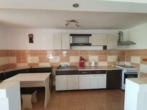 Cas? Ideciu De Sus Nr 242d