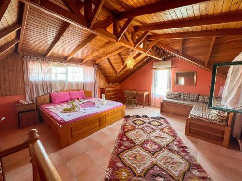 Large House Top Location (Only 100m To The Beach)