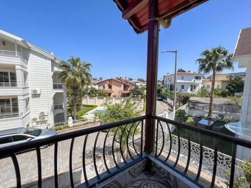 Large House Top Location (Only 100m To The Beach)