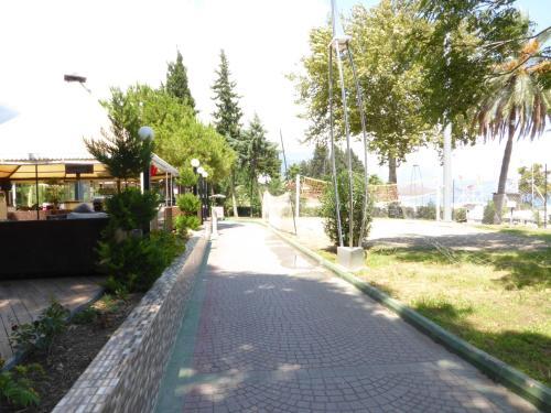 Large House Top Location (Only 100m To The Beach)
