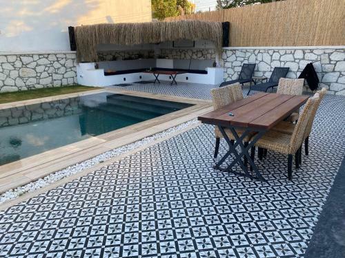 M�stakil Havuzlu Villa