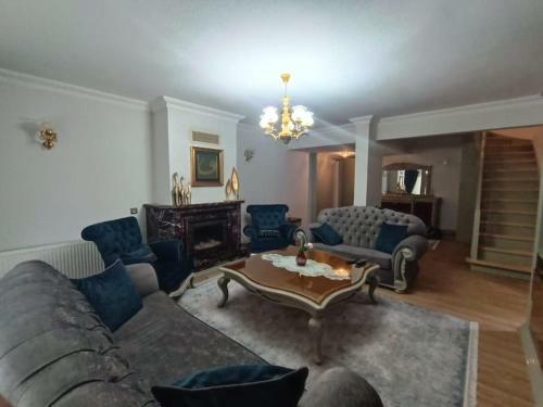 Luxury Pa?ak�y Triplex Villa + Grand Garden