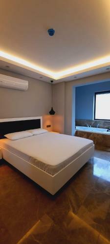 Arya Deluxe Apart