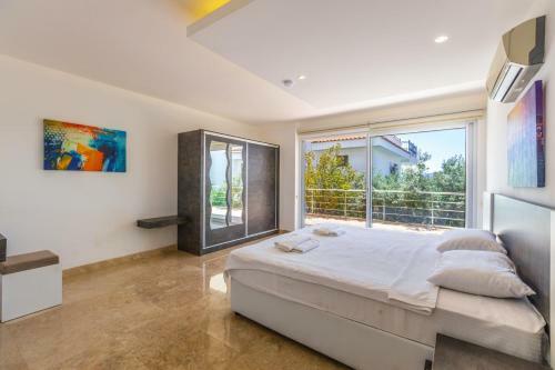 Luxury 4 Bedroom Villa With Amazing Sea Views