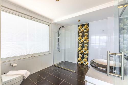 Luxury 4 Bedroom Villa With Amazing Sea Views