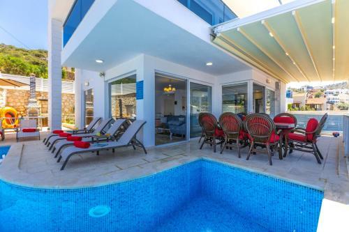 Luxury 4 Bedroom Villa With Amazing Sea Views