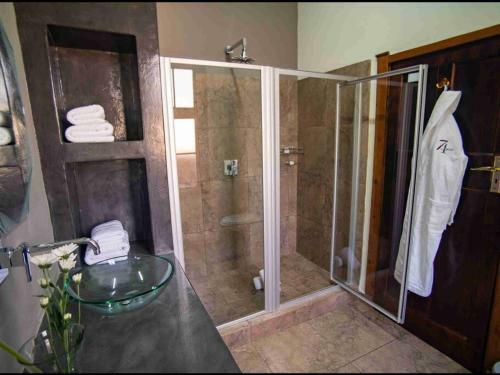 Hostal 74 On Retief Guesthouse