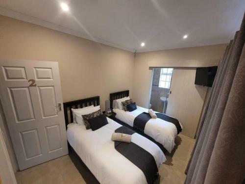 The Oak Roots Guest Home