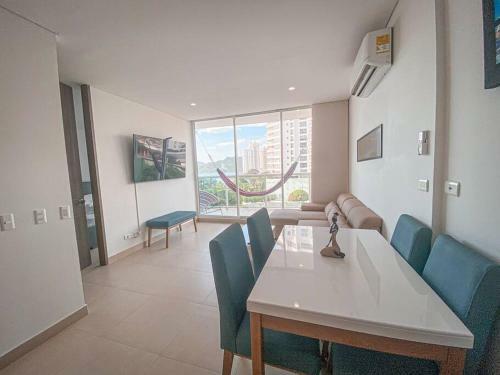 Modern Apartment With Spectacular Sea View.