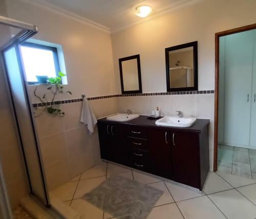 Hostal En-suite, Private Room, Free Wifi In Plett