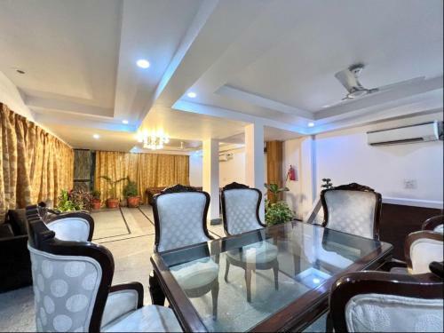 Hostal 16bhk Entire Villa For Function And Marriage