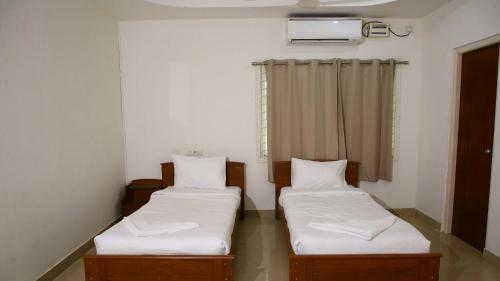 Hotel White Fern Stays