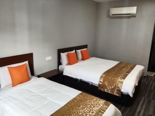One World Hotel