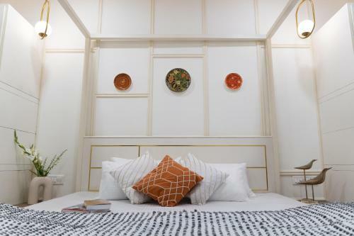 Luxury And Elegance With Three-bedroom Apartment In Central Jaipur