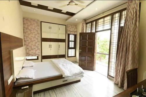 Hostal The Sanidhya Cottage