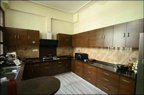 Hostal The Sanidhya Cottage