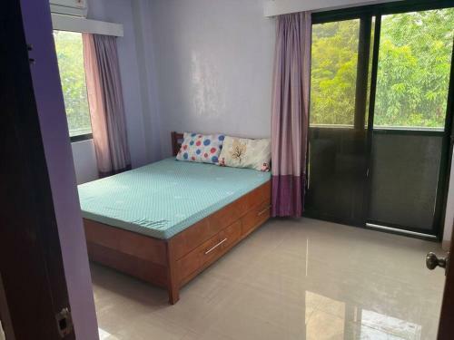 Beautiful 3 Bedroom Vacation Home With View.