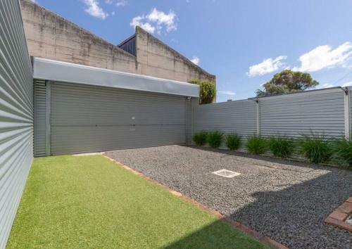 Apartamento A Modern Home With Old-world Charm In Bathurst