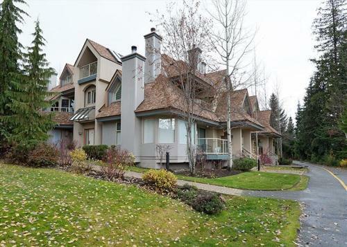 2br Gleneagle - Modern Condo With Forested Views In The Benchlands