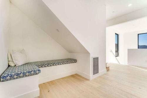 Malibu Sunset Getaway