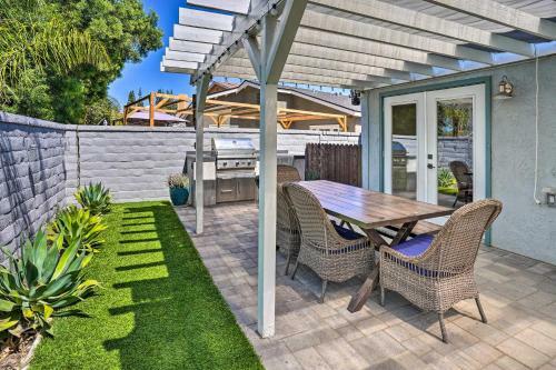 Orange County Abode With Fire Pit And Backyard!